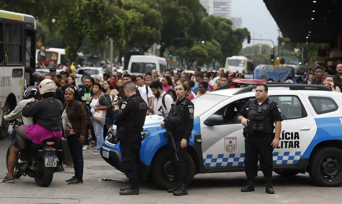 Mega Operação no RJ deixam mais de 100 mortos!