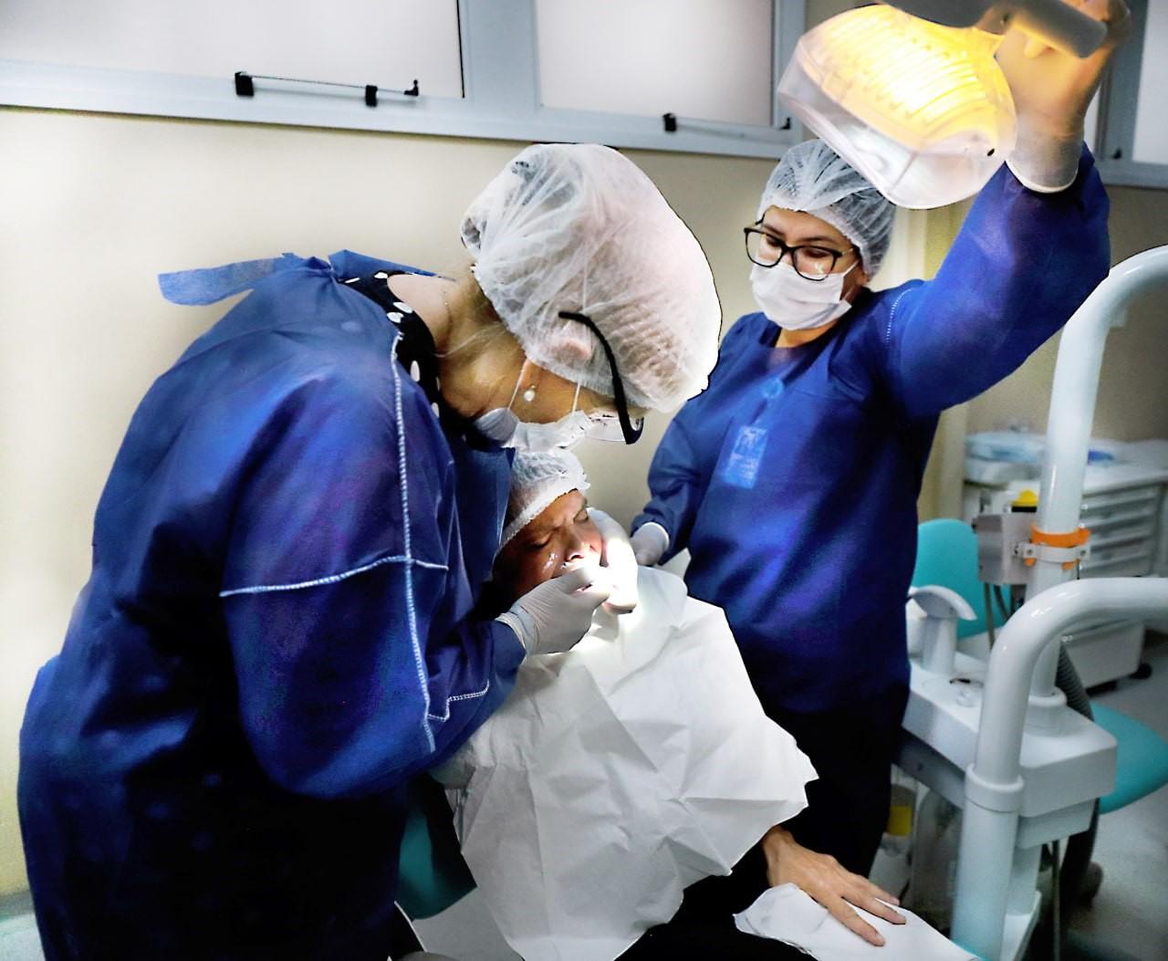 Diadema lança programa Sorriso Novo e usará impressão 3D para zerar fila de próteses dentárias