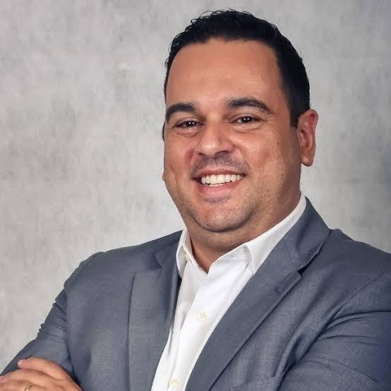 O vereador Américo Scucuglia ( PRD ), preparou e executou um plano, com o objetivo de promover o nome do Senador Flávio Bolsonaro, que aparece nas pesquisas empatado com o Presidente Lula da Silva