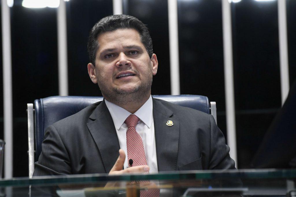 Alcolumbre Valida Quebra de Sigilo de Lulinha e Impõe Derrota ao Governo na CPMI do INSS