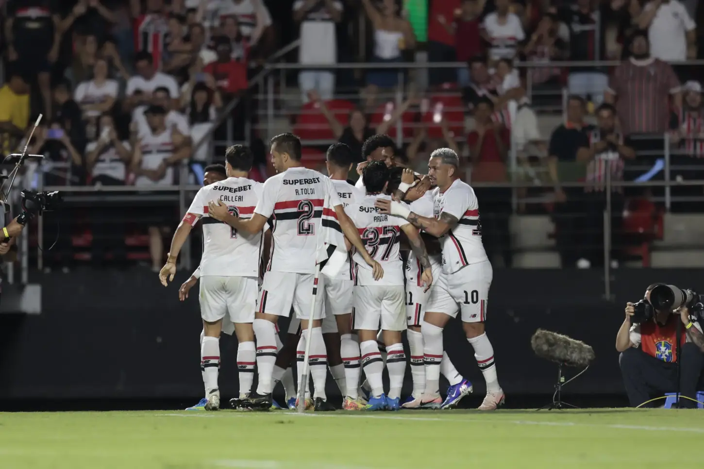 São Paulo, Fluminense e Vasco Iniciam Caminhadas Continentais nesta Terça