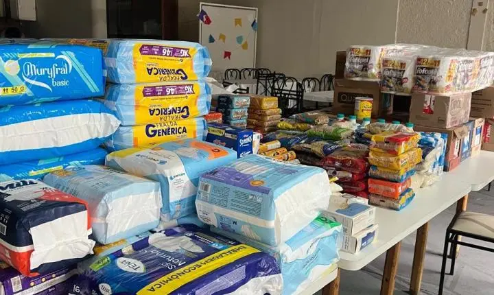 CONFRARIA ARRECADA MEIA TONELADA DE ALIMENTOS 