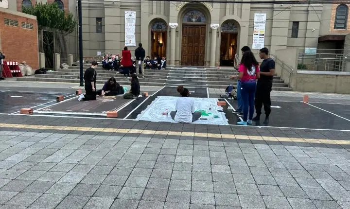 Fiéis preparam celebração de Corpus Christi na Matriz Sagrada Família, em São Caetano